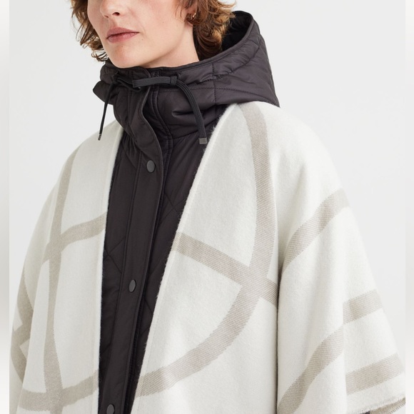 COPY - Reversible Fringe-Trimmed Poncho - Picture 6 of 8